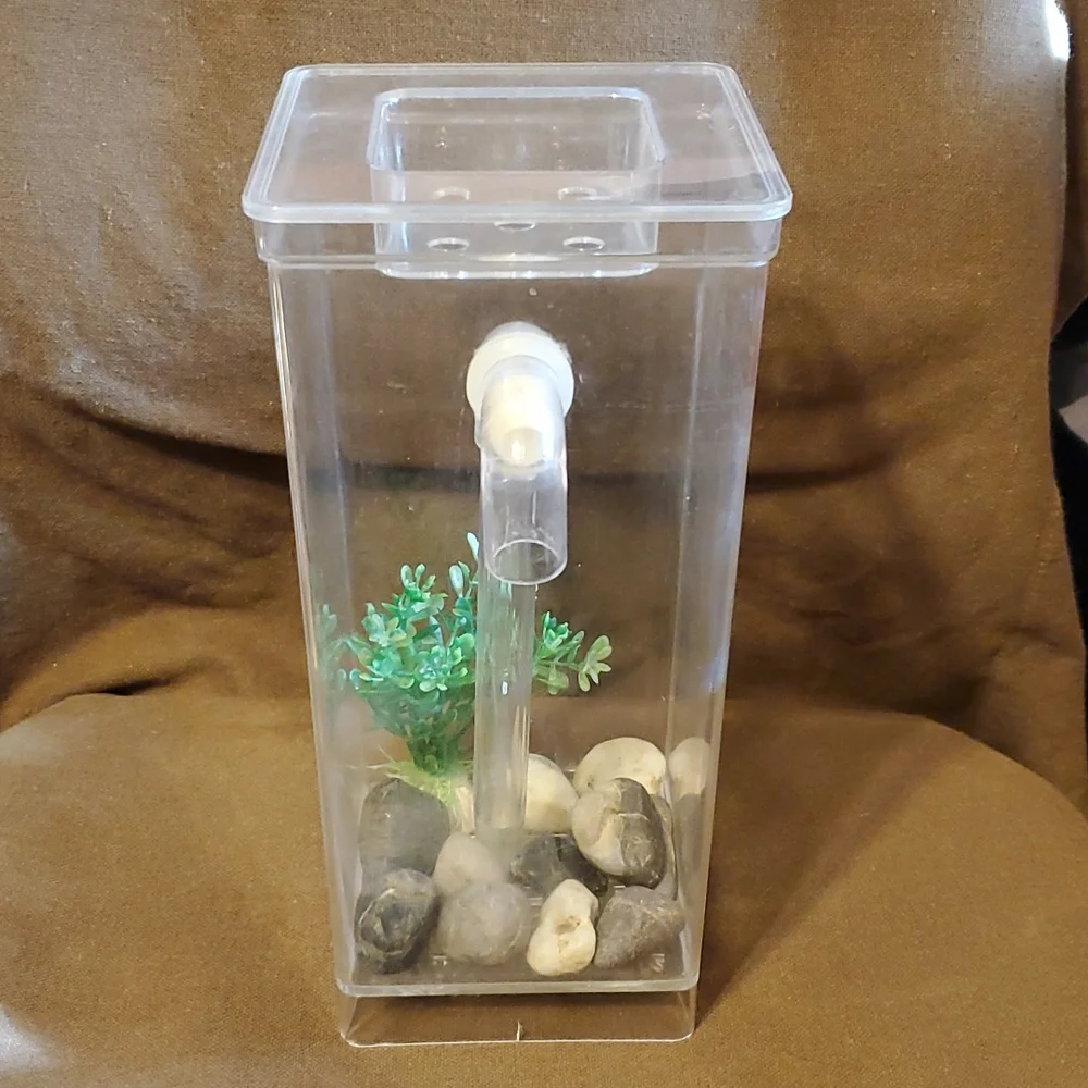 Small Plastic Self Cleaning Fish Tank Aquarium - Picture 3 of 4